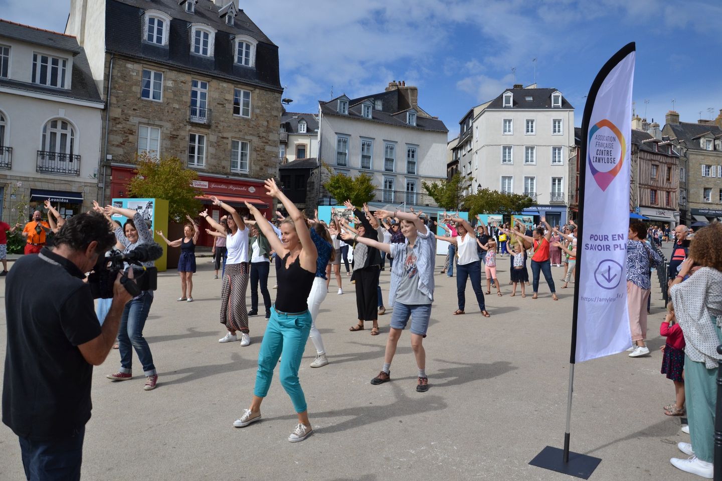 A flashmob in France for the World Amyloidosis Day